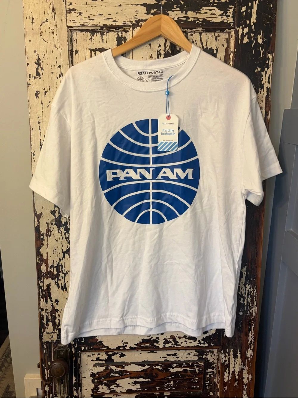 Pan Am Vintage Logo airline. Souvenir unisex Tee. NWT. size L. Retro